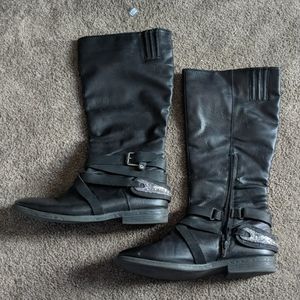 Mid-shin high black boots
